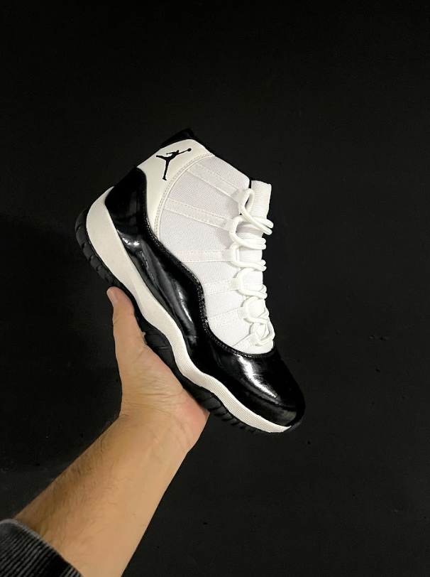 JORDAN 11