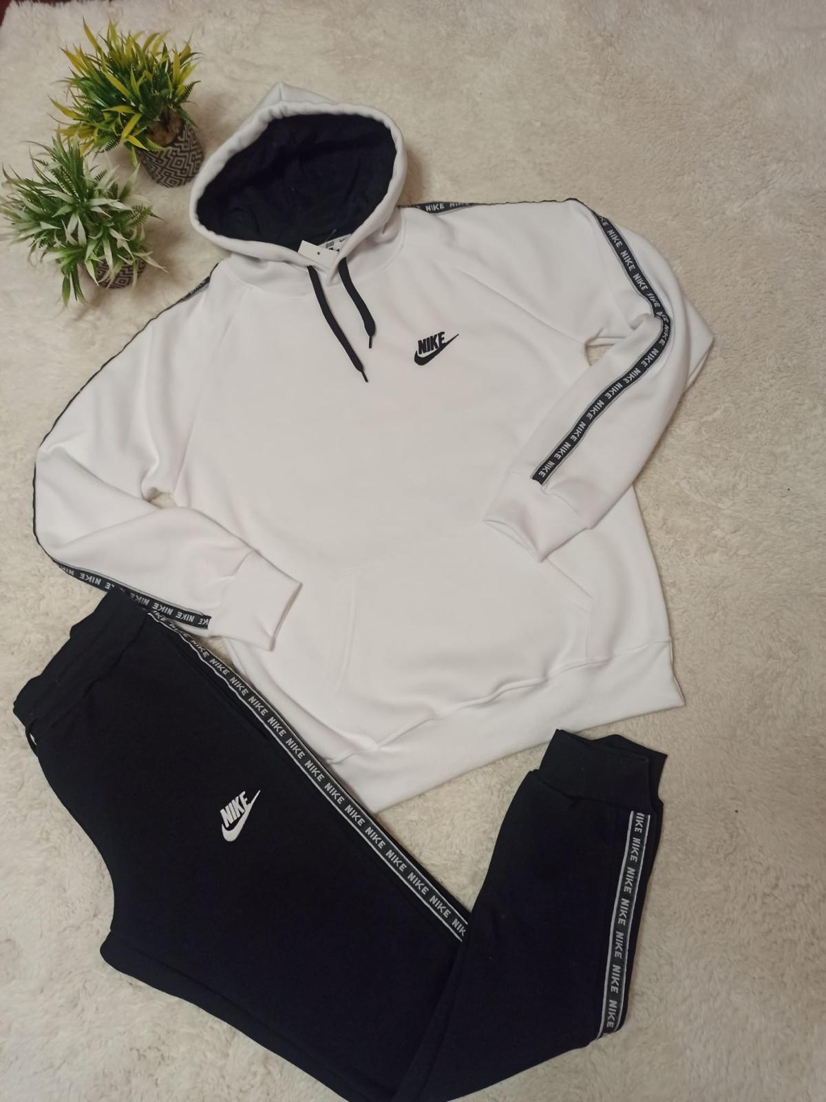CHÁNDAL NIKE COLORES