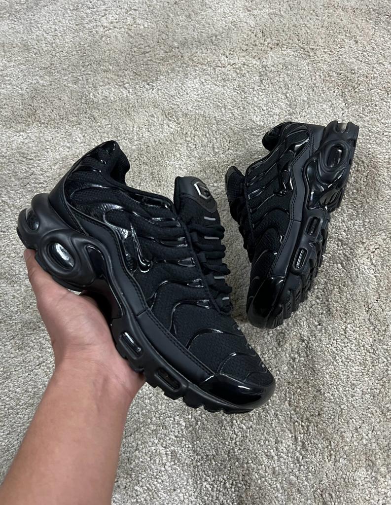 NIKE TN NEGRAS MAXIMA CALIDAD