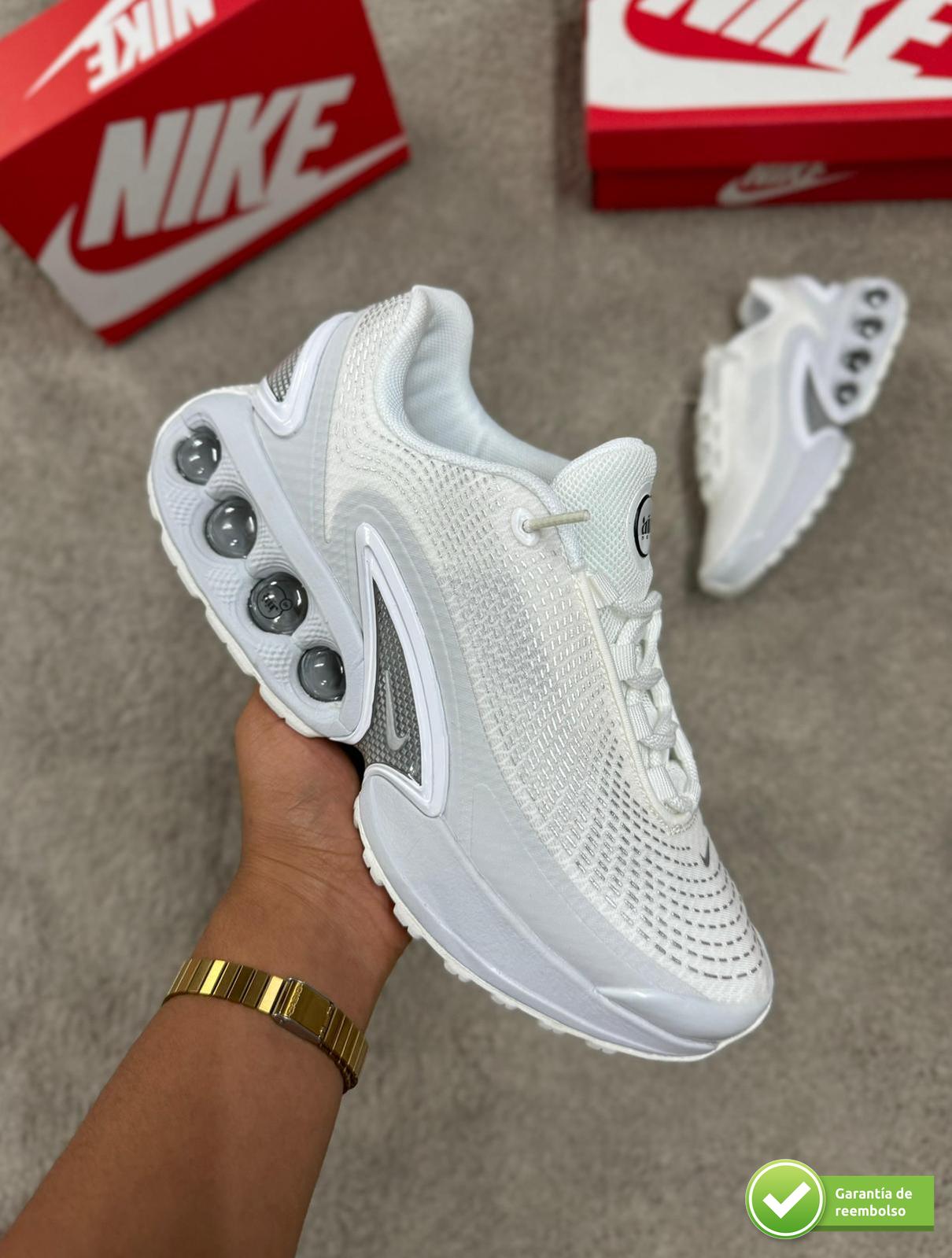 Nike DN WHITE