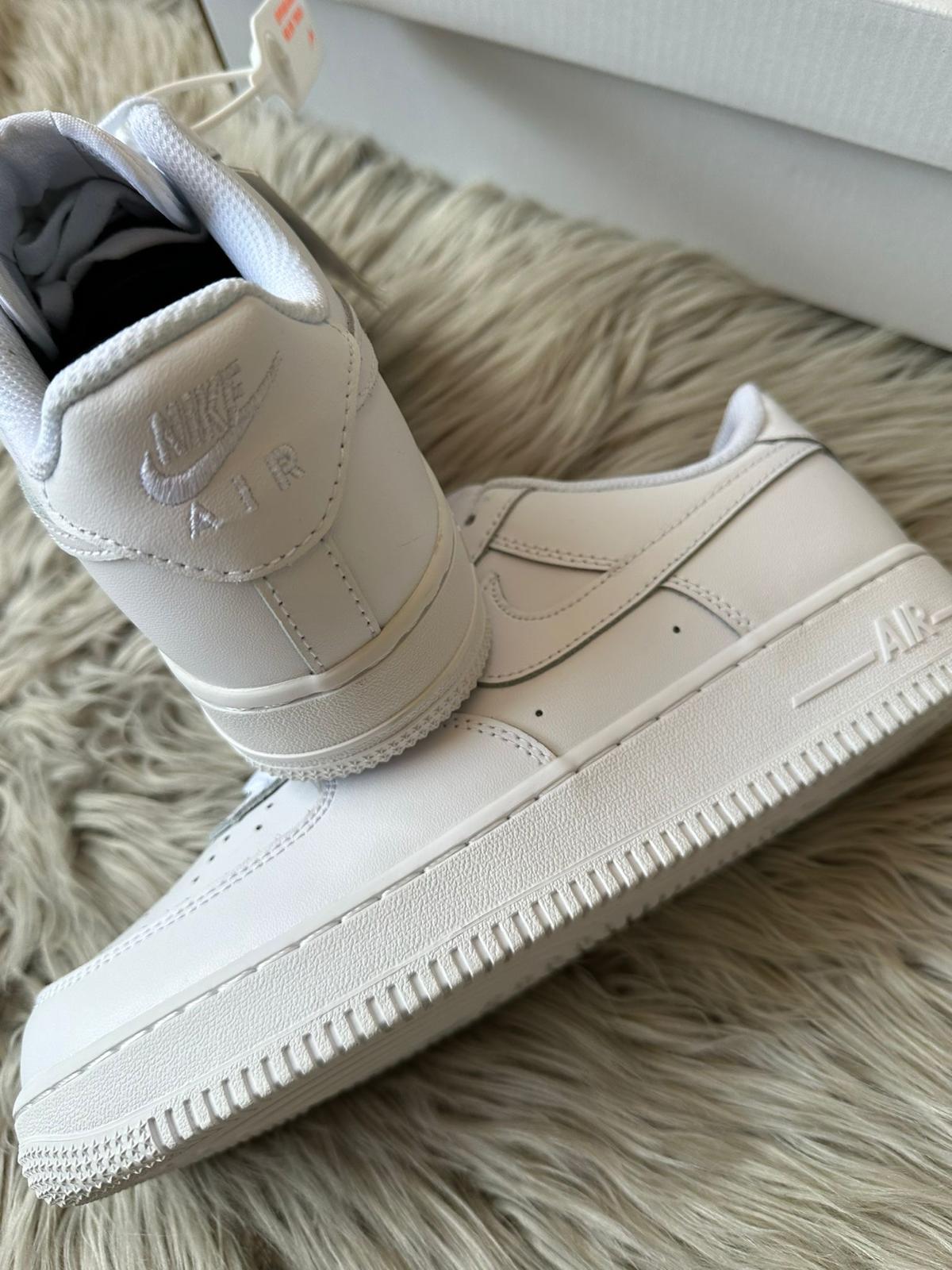 NIKE AIR FORCE 1 BLANCAS - lazonadrip