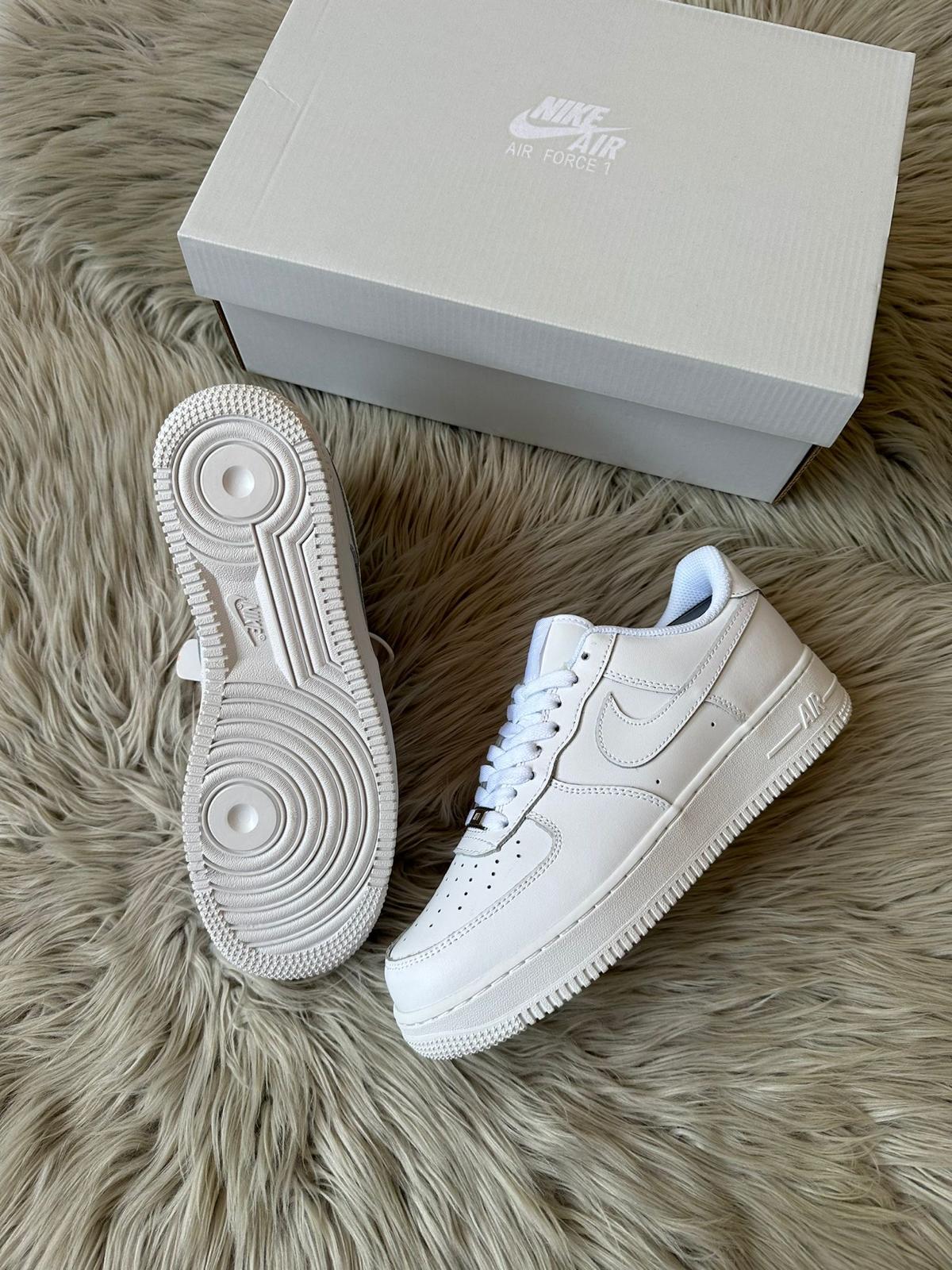 NIKE AIR FORCE 1 BLANCAS - lazonadrip