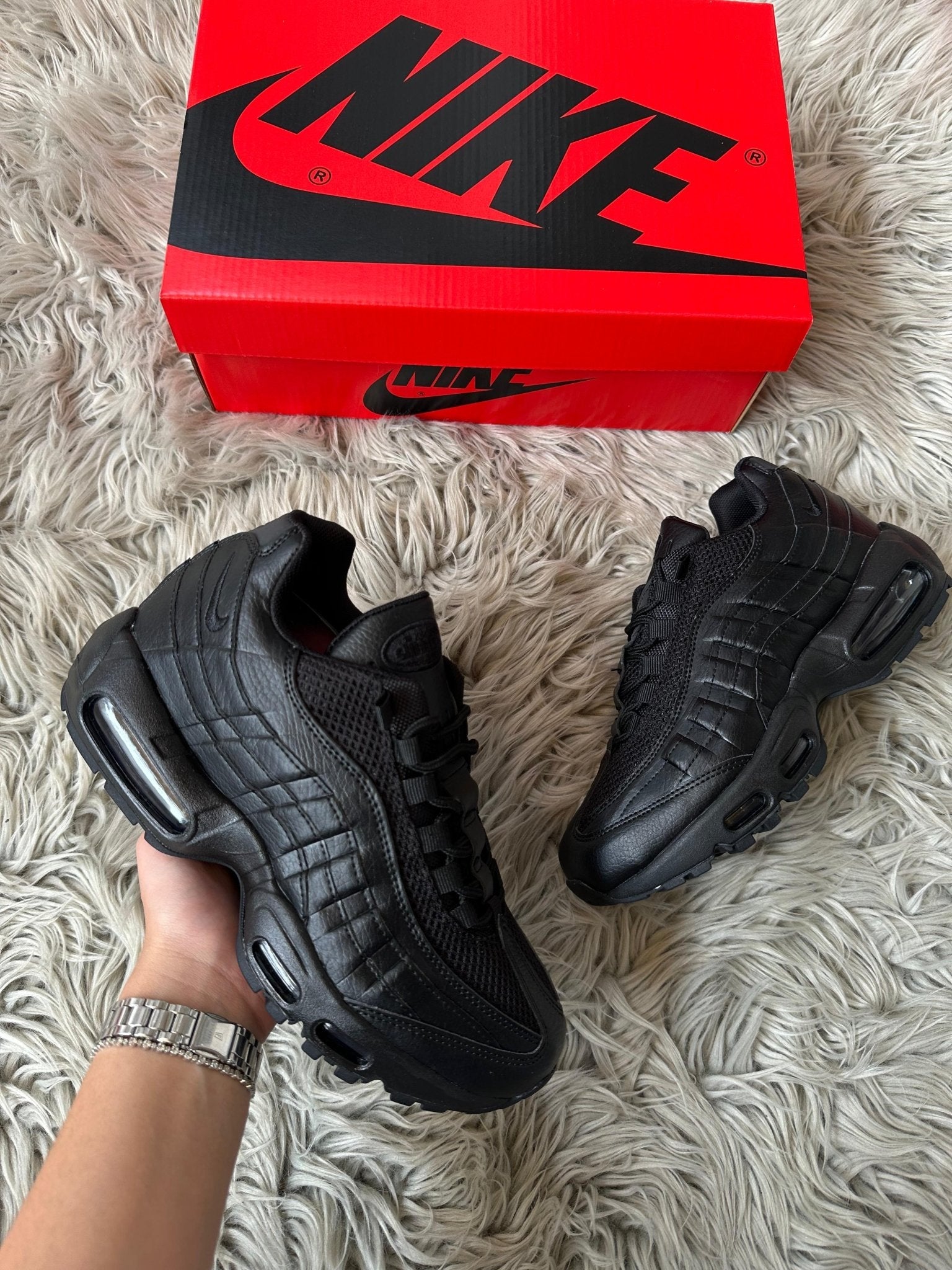 NIKE AIR MAX 95 NEGRAS - lazonadrip
