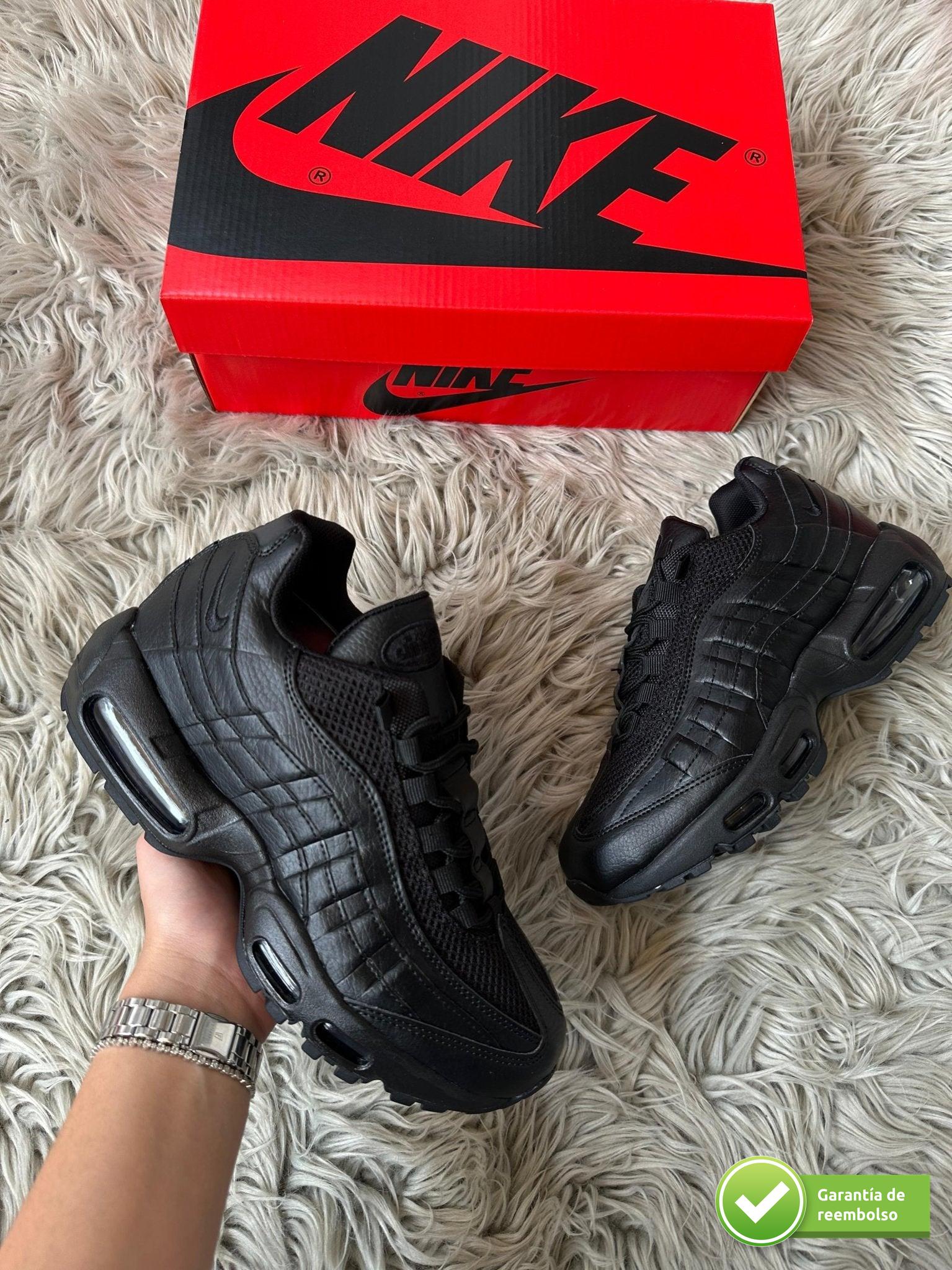 NIKE AIR MAX 95 NEGRAS - lazonadrip