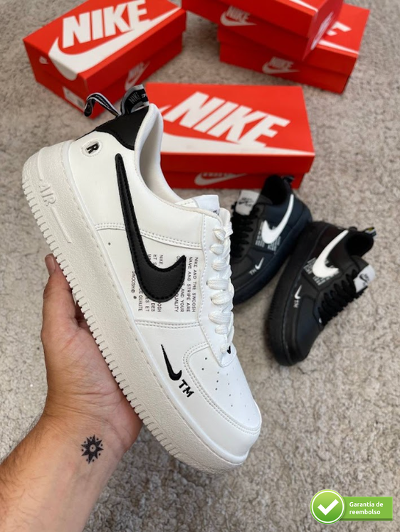 NIKE AIR FORCE 1
