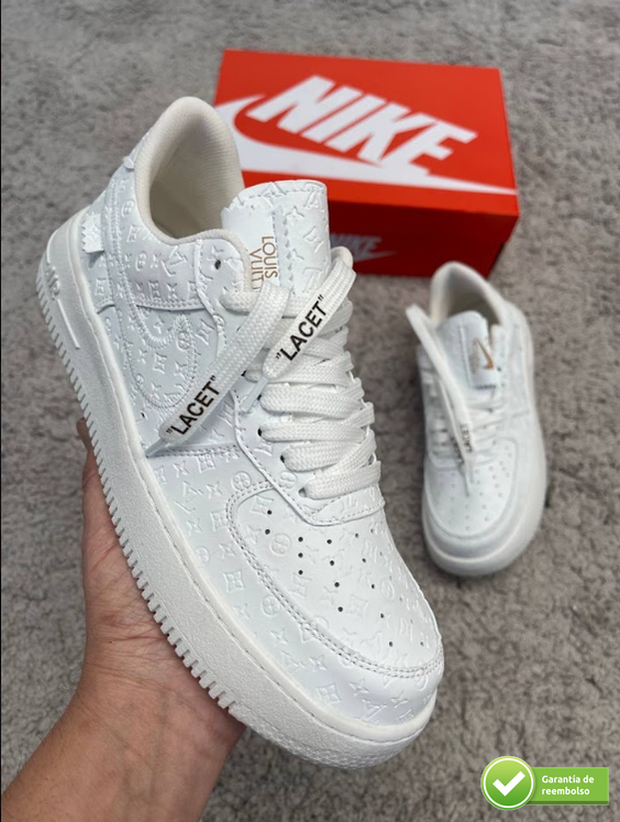 NIKE AIR FORCE 1 LV