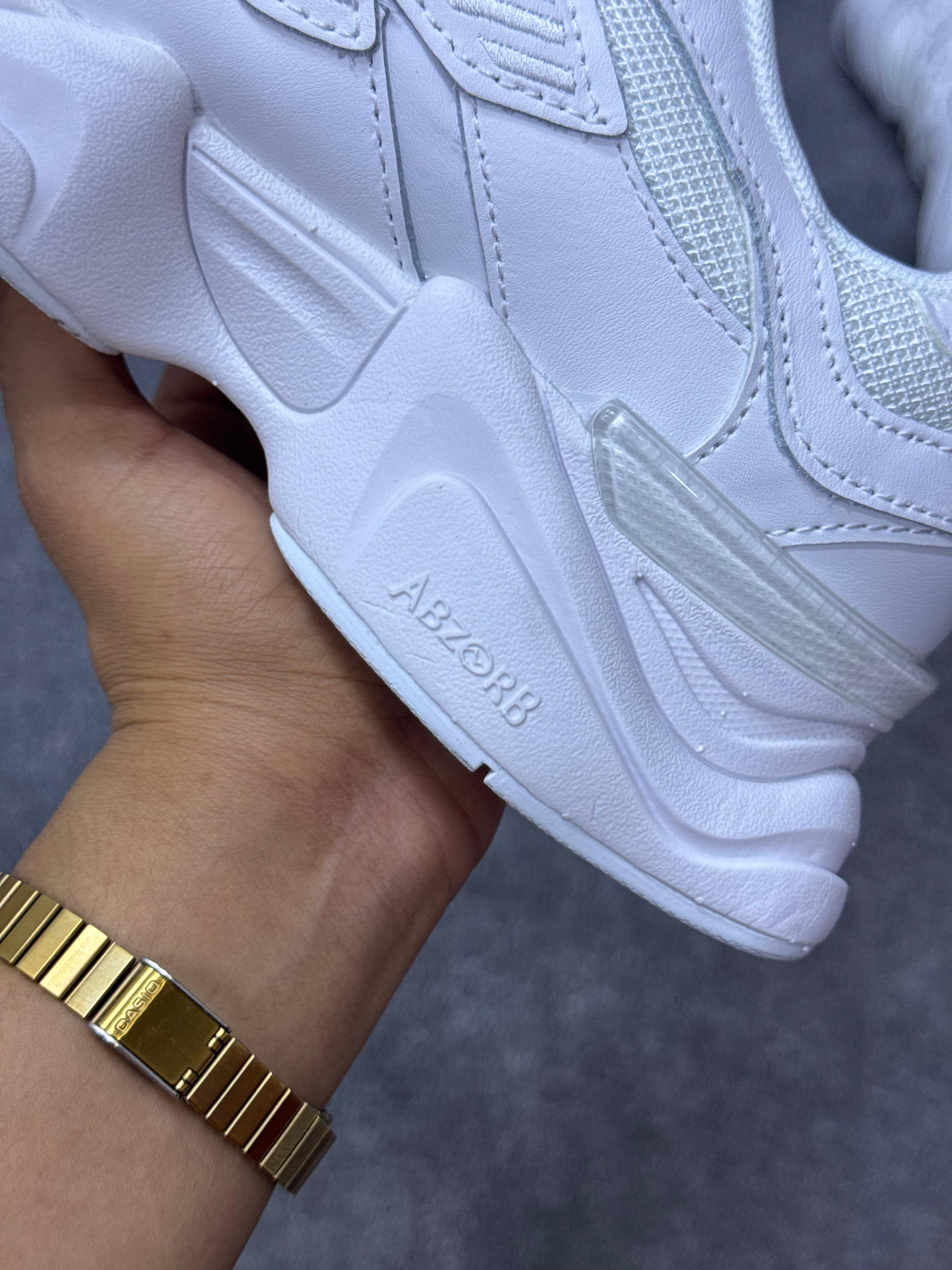 NEW BALANCE 9060 WHITE