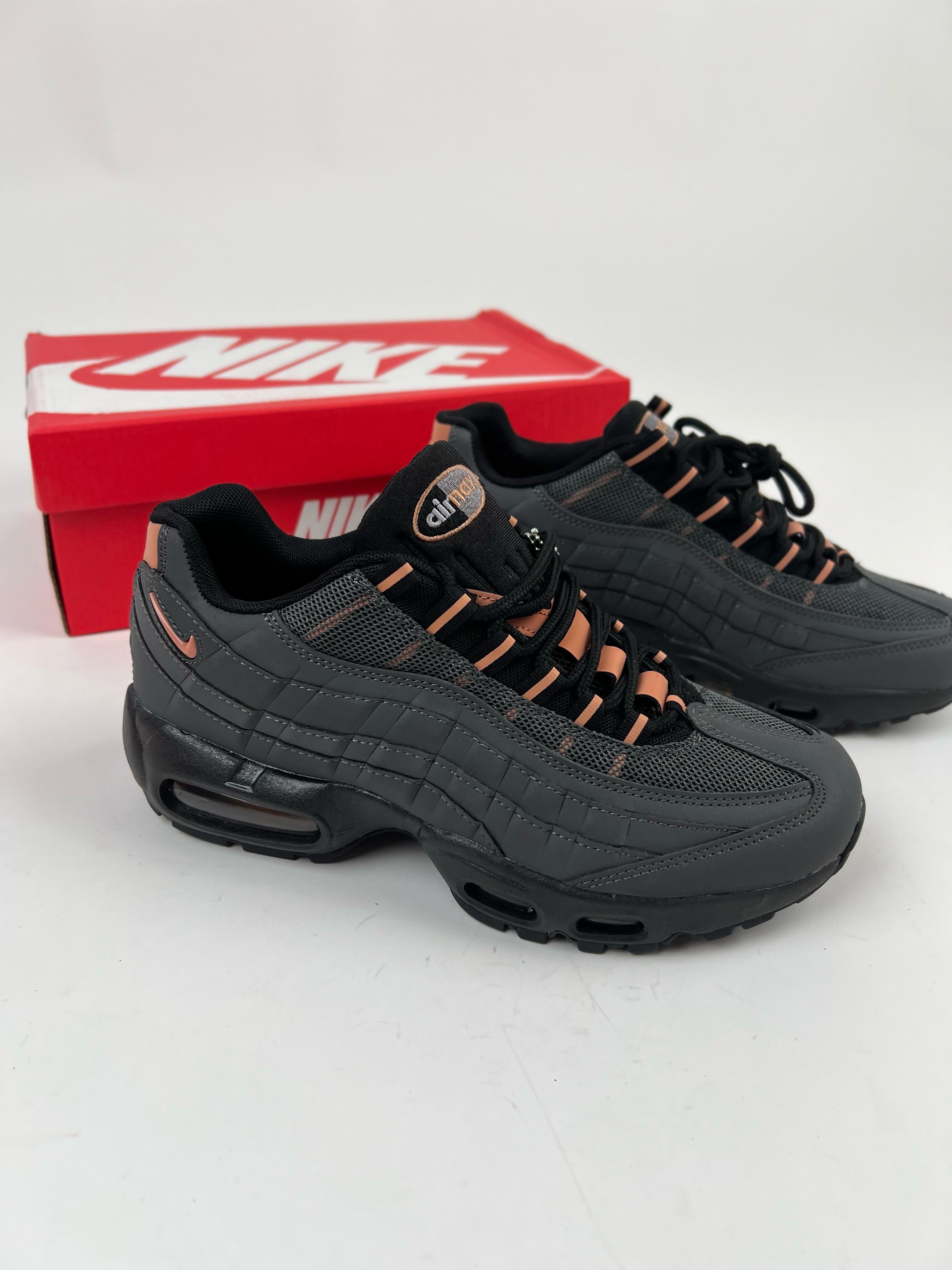 NIKE AIR MAX 95 x SYNA