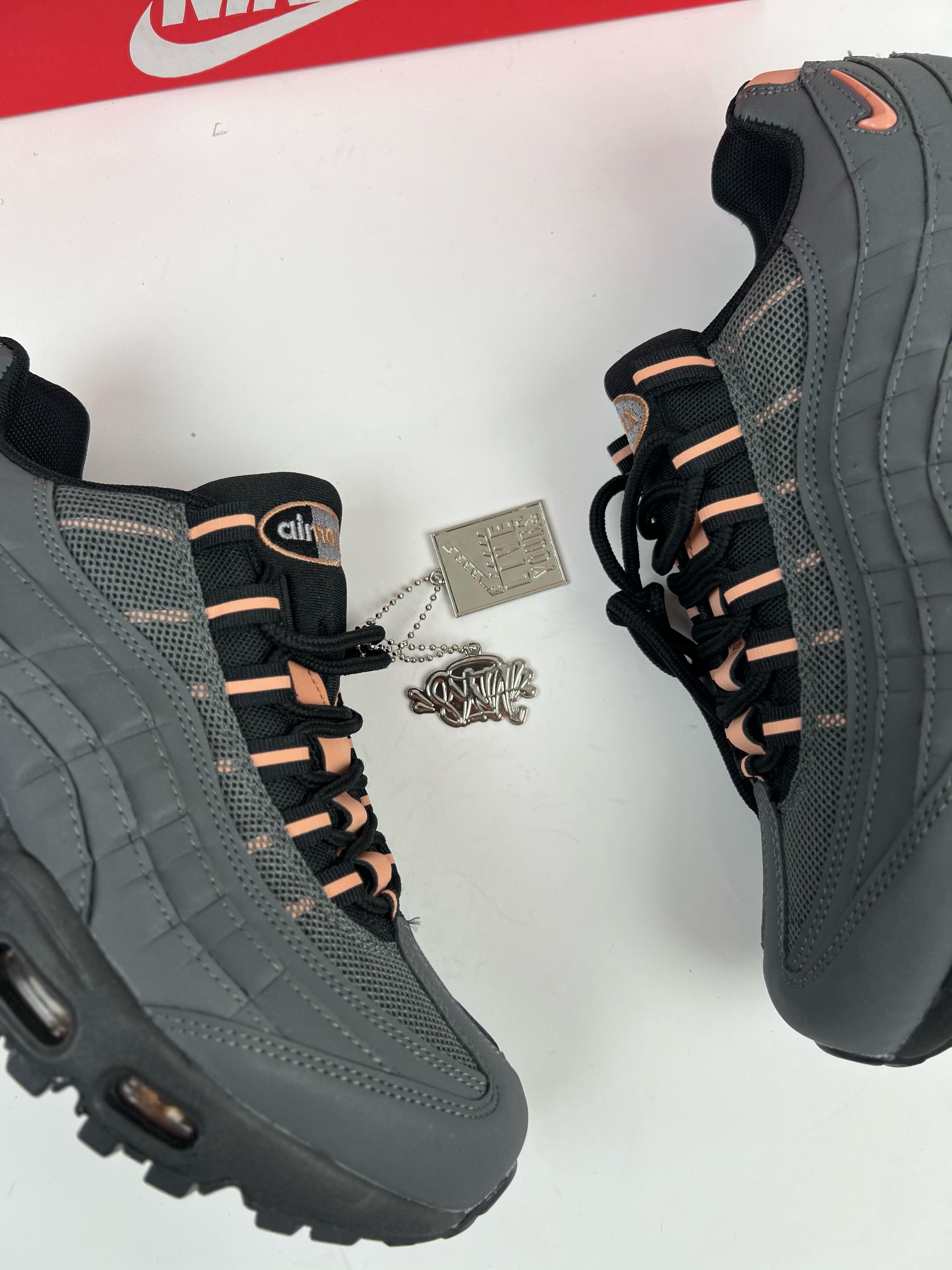 NIKE AIR MAX 95 x SYNA