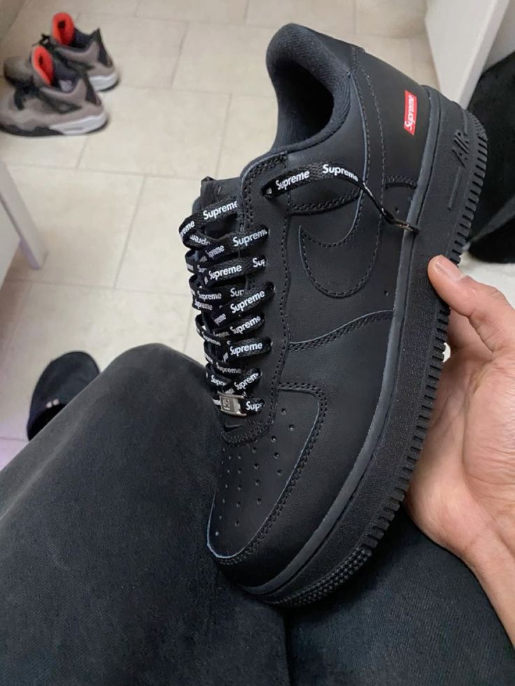 NIKE AIR FORCE 1 SUPREME NEGRAS - lazonadrip