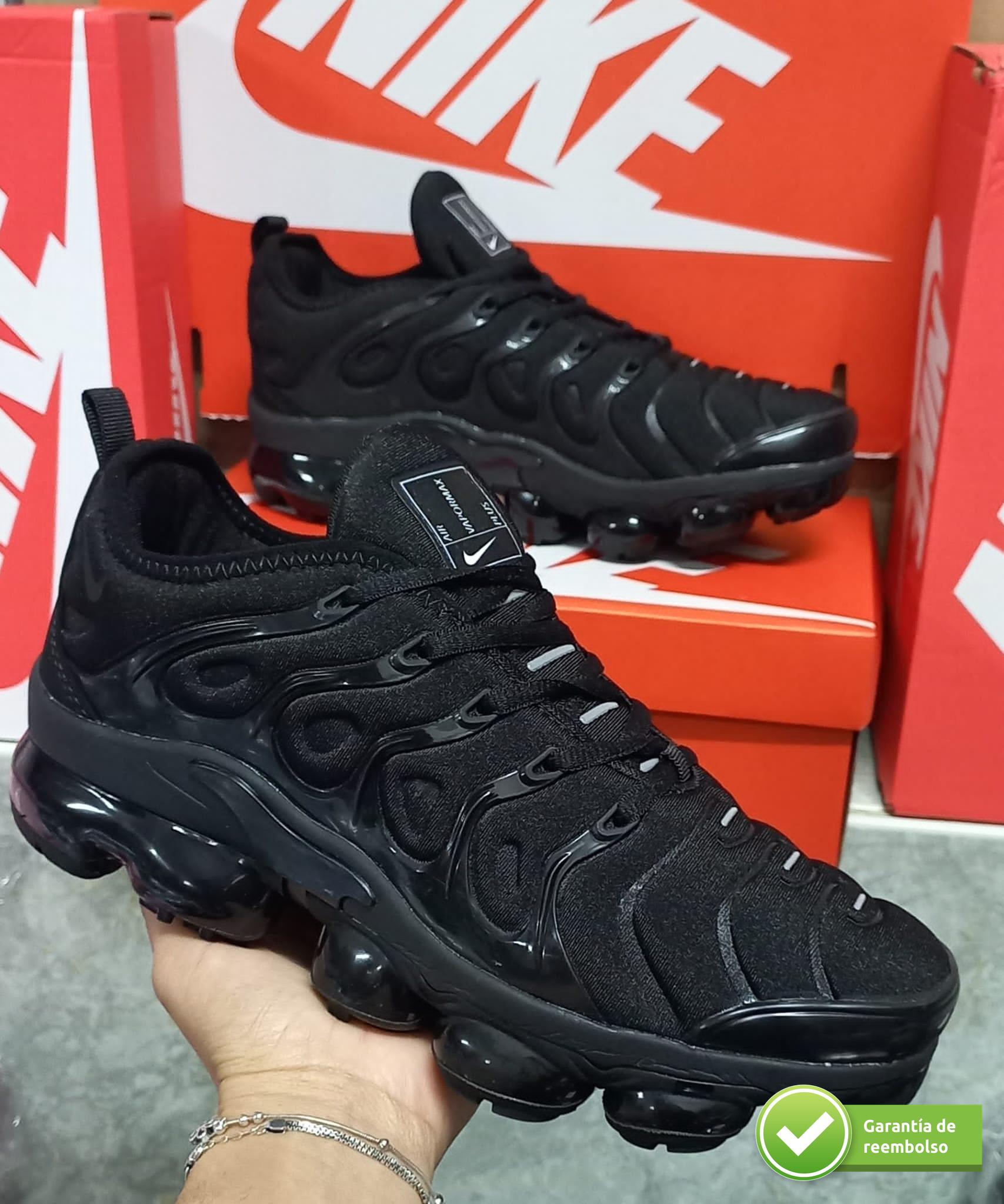 NIKE VAPORMAX PLUS - lazonadrip